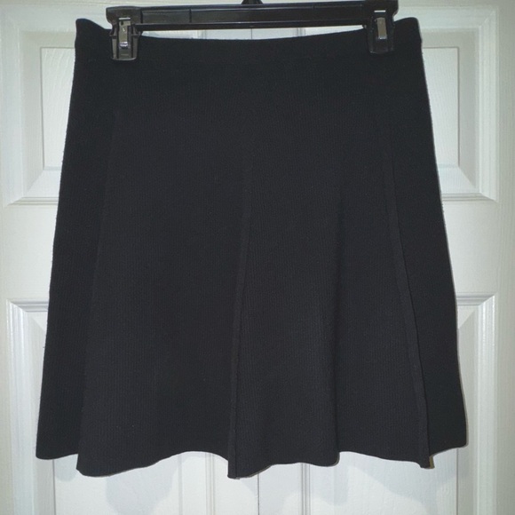 Theory Black Women's mini Skirt. Stretchy sweater braided stripe Size small NWOT - Picture 4 of 12